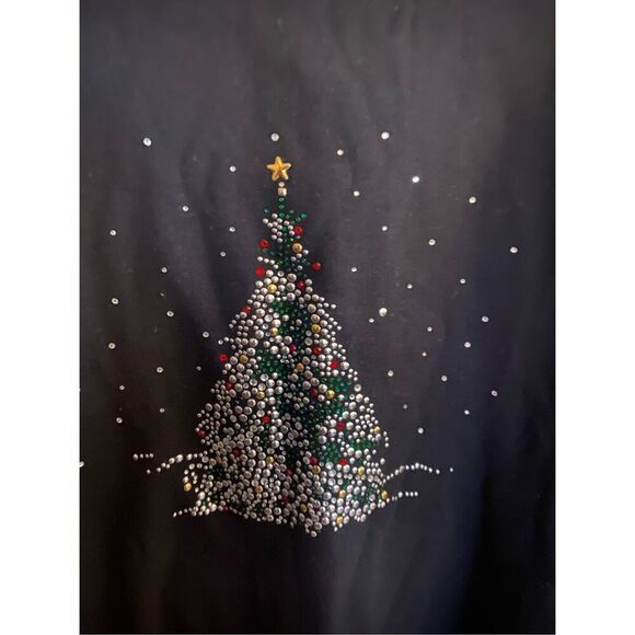Distinct women’s black, 3/4 sleeve Christmas tree T-shirt, size medium - Picture 3 of 4